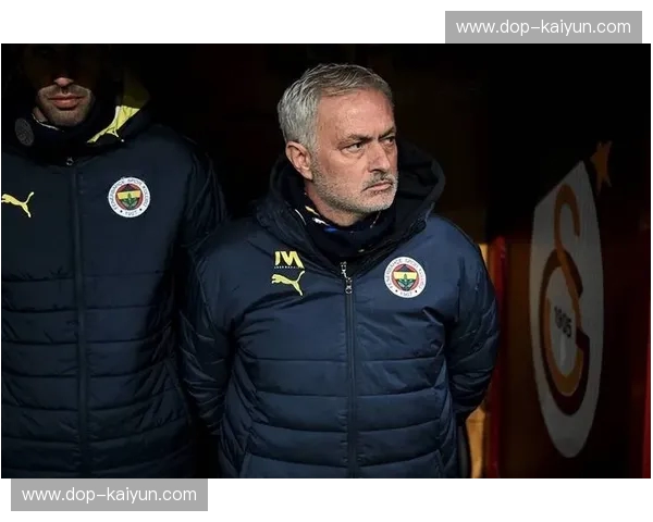 恩怨情仇：穆里尼奥与巴萨的爱恨交织，一场永不落幕的经典对决